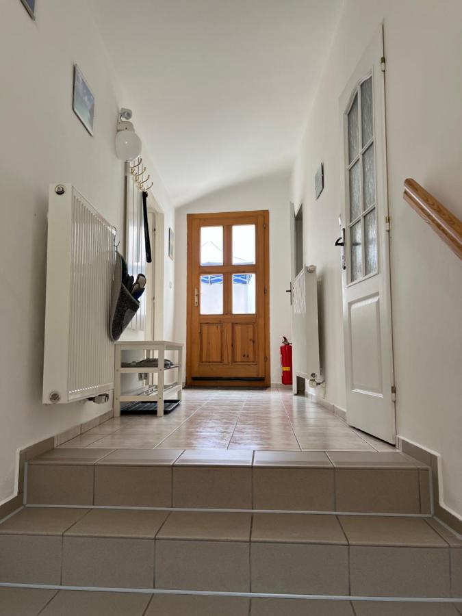 Cely Dum V Historickem Centru Loun Apartment Louny Exterior photo
